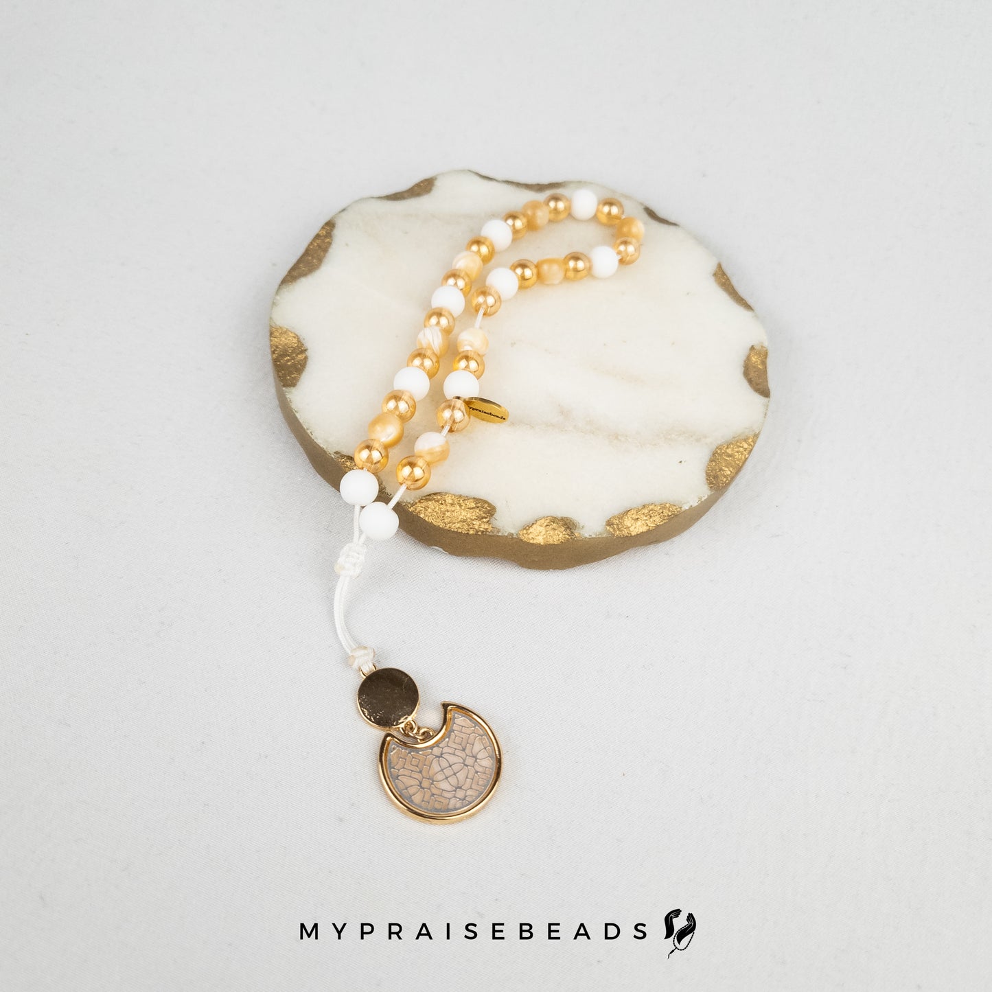 White & Caramel Trochus Shell Bracelet